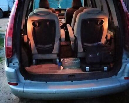 Серый Ситроен С8, объемом двигателя 2.18 л и пробегом 273 тыс. км за 3900 $, фото 1 на Automoto.ua