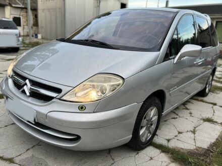 Сітроен С8 2003 у Києві на Automoto.ua Сірий Сітроен С8, об'ємом двигуна 0 л та пробігом 189 тис. км за 1600 $, фото 1 на Automoto.ua