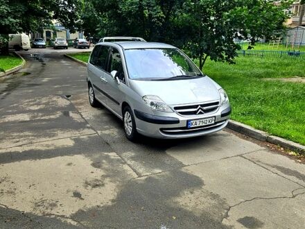 Серый Ситроен С8, объемом двигателя 2.2 л и пробегом 275 тыс. км за 4200 $, фото 1 на Automoto.ua