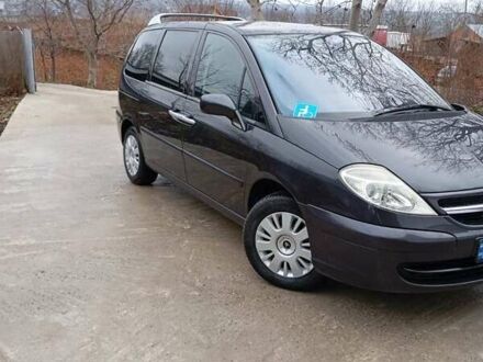 Ситроен С8 2005 в Черновцах на Automoto.ua Серый Ситроен С8, объемом двигателя 2 л и пробегом 226 тыс. км за 5800 $, фото 1 на Automoto.ua