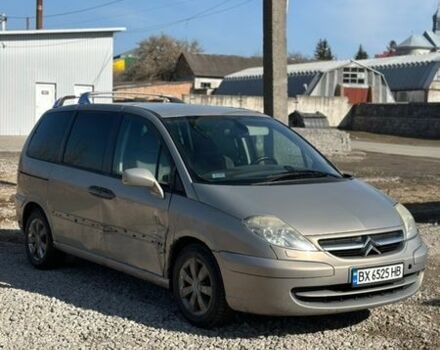 Серый Ситроен С8, объемом двигателя 2.18 л и пробегом 240 тыс. км за 3000 $, фото 1 на Automoto.ua