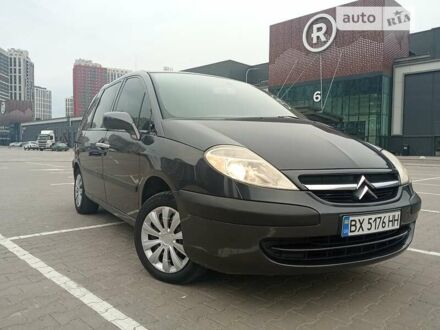 Сітроен С8 2006 у Києві на Automoto.ua Сірий Сітроен С8, об'ємом двигуна 2 л та пробігом 265 тис. км за 5750 $, фото 1 на Automoto.ua