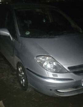 Сірий Сітроен С8, об'ємом двигуна 2.18 л та пробігом 226 тис. км за 9000 $, фото 1 на Automoto.ua