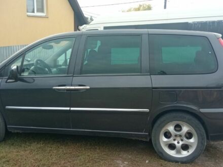 Серый Ситроен С8, объемом двигателя 2 л и пробегом 266 тыс. км за 6000 $, фото 1 на Automoto.ua