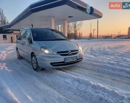 Серый Ситроен С8, объемом двигателя 2.18 л и пробегом 215 тыс. км за 7700 $, фото 1 на Automoto.ua