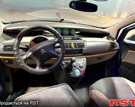 Синий Ситроен С8, объемом двигателя 2.2 л и пробегом 362 тыс. км за 4200 $, фото 11 на Automoto.ua