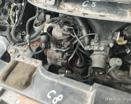 Синий Ситроен С8, объемом двигателя 2 л и пробегом 290 тыс. км за 2800 $, фото 3 на Automoto.ua