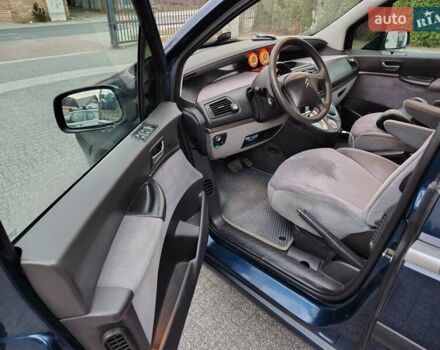 Сітроен С8 2007 у Дубно на Automoto.ua Синій Сітроен С8, об'ємом двигуна 2 л та пробігом 272 тис. км за 5500 $, фото 4 на Automoto.ua