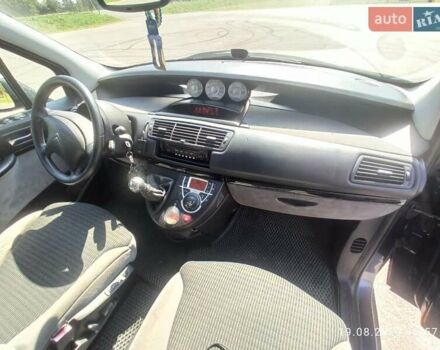 Сітроен С8 2010 у Луцьку на Automoto.ua Синій Сітроен С8, об'ємом двигуна 2 л та пробігом 247 тис. км за 6650 $, фото 6 на Automoto.ua