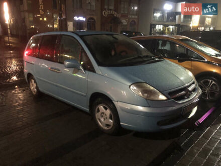 Синий Ситроен С8, объемом двигателя 2.18 л и пробегом 330 тыс. км за 2800 $, фото 1 на Automoto.ua