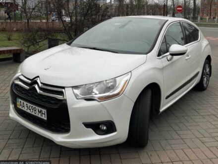 Белый Ситроен ДС, объемом двигателя 1.6 л и пробегом 97 тыс. км за 8300 $, фото 1 на Automoto.ua