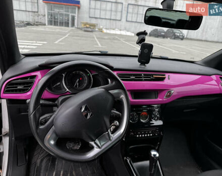 Білий Сітроен ДС3, об'ємом двигуна 1.6 л та пробігом 160 тис. км за 6000 $, фото 7 на Automoto.ua