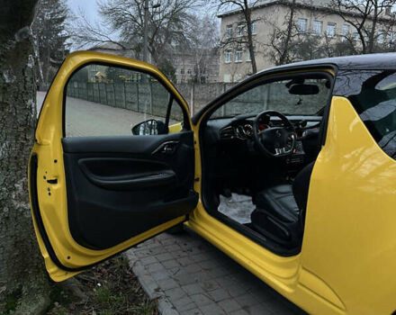 Желтый Ситроен ДС3, объемом двигателя 1.6 л и пробегом 168 тыс. км за 8000 $, фото 7 на Automoto.ua