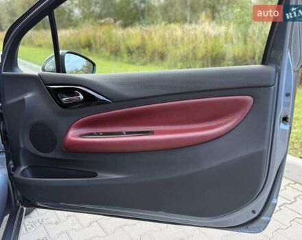 Серый Ситроен ДС3, объемом двигателя 1.6 л и пробегом 189 тыс. км за 6350 $, фото 46 на Automoto.ua