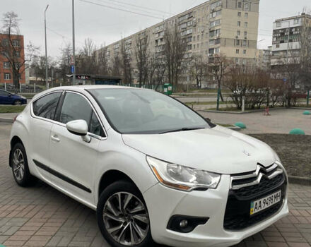 Белый Ситроен ДС4, объемом двигателя 1.6 л и пробегом 96 тыс. км за 8300 $, фото 2 на Automoto.ua