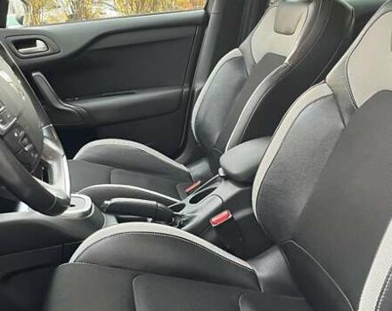 Білий Сітроен ДС4, об'ємом двигуна 1.6 л та пробігом 135 тис. км за 8900 $, фото 9 на Automoto.ua