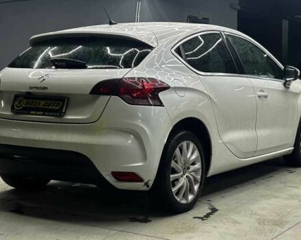 Белый Ситроен ДС4, объемом двигателя 0 л и пробегом 220 тыс. км за 7200 $, фото 5 на Automoto.ua