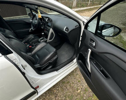 Білий Сітроен ДС4, об'ємом двигуна 1.6 л та пробігом 105 тис. км за 10500 $, фото 5 на Automoto.ua