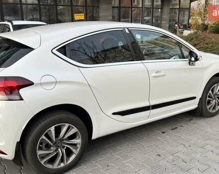 Білий Сітроен ДС4, об'ємом двигуна 1.6 л та пробігом 135 тис. км за 8900 $, фото 3 на Automoto.ua