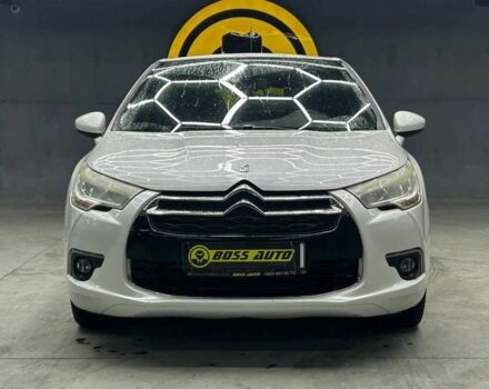 Белый Ситроен ДС4, объемом двигателя 0 л и пробегом 220 тыс. км за 7200 $, фото 1 на Automoto.ua