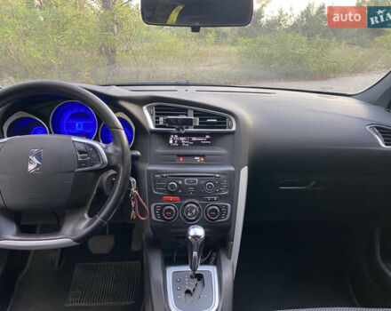 Белый Ситроен ДС4, объемом двигателя 1.6 л и пробегом 150 тыс. км за 9700 $, фото 11 на Automoto.ua