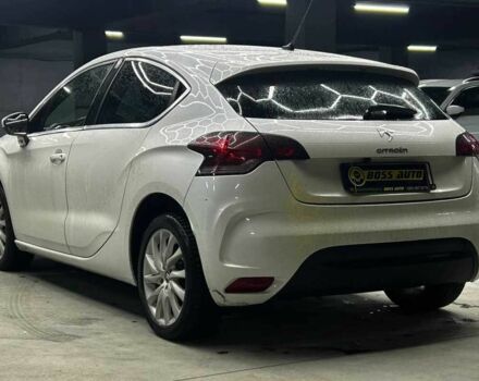 Белый Ситроен ДС4, объемом двигателя 0 л и пробегом 220 тыс. км за 7200 $, фото 3 на Automoto.ua