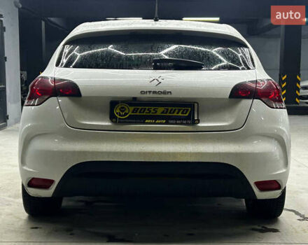 Білий Сітроен ДС4, об'ємом двигуна 1.6 л та пробігом 220 тис. км за 7200 $, фото 4 на Automoto.ua