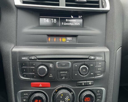 Белый Ситроен ДС4, объемом двигателя 1.6 л и пробегом 96 тыс. км за 8300 $, фото 16 на Automoto.ua