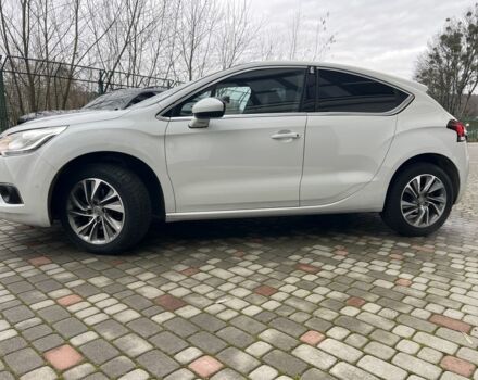 Білий Сітроен ДС4, об'ємом двигуна 1.6 л та пробігом 187 тис. км за 11000 $, фото 10 на Automoto.ua