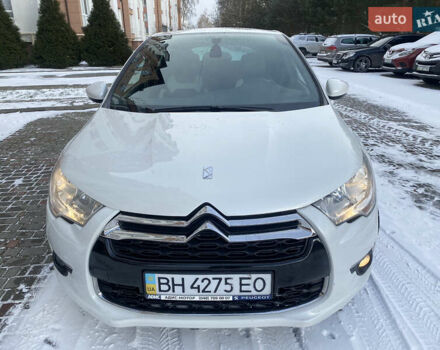 Білий Сітроен ДС4, об'ємом двигуна 2 л та пробігом 119 тис. км за 9800 $, фото 5 на Automoto.ua