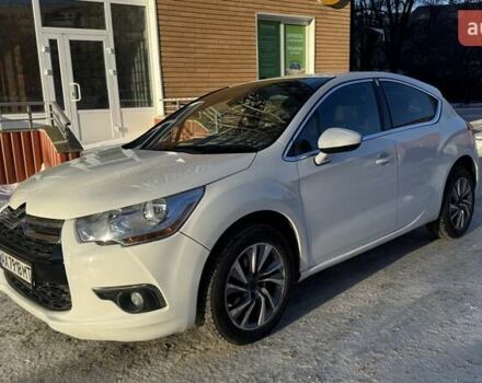 Белый Ситроен ДС4, объемом двигателя 1.6 л и пробегом 187 тыс. км за 9500 $, фото 1 на Automoto.ua