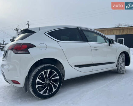 Белый Ситроен ДС4, объемом двигателя 2 л и пробегом 24 тыс. км за 11200 $, фото 3 на Automoto.ua