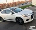 Білий Сітроен ДС4, об'ємом двигуна 2 л та пробігом 56 тис. км за 15900 $, фото 1 на Automoto.ua