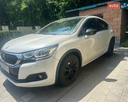Білий Сітроен ДС4, об'ємом двигуна 1.6 л та пробігом 103 тис. км за 10000 $, фото 2 на Automoto.ua
