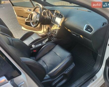 Білий Сітроен ДС4, об'ємом двигуна 2 л та пробігом 79 тис. км за 15300 $, фото 21 на Automoto.ua