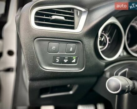 Белый Ситроен ДС4, объемом двигателя 2 л и пробегом 115 тыс. км за 13500 $, фото 26 на Automoto.ua