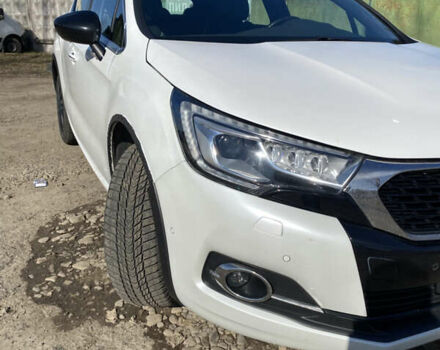 Білий Сітроен ДС4, об'ємом двигуна 2 л та пробігом 160 тис. км за 15500 $, фото 3 на Automoto.ua
