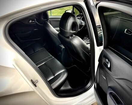 Белый Ситроен ДС4, объемом двигателя 2 л и пробегом 115 тыс. км за 13500 $, фото 10 на Automoto.ua