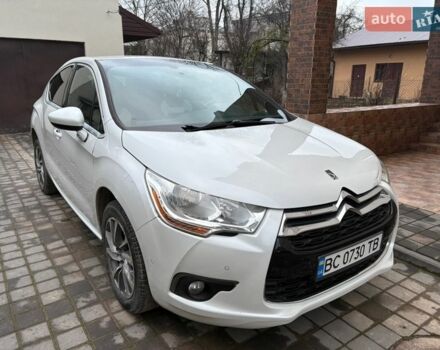 Белый Ситроен ДС4, объемом двигателя 1.6 л и пробегом 255 тыс. км за 7650 $, фото 1 на Automoto.ua