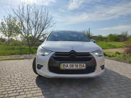Ситроен ДС4 2012 в Кропивницком (Кировограде) на Automoto.ua Белый Ситроен ДС4, объемом двигателя 0 л и пробегом 160 тыс. км за 10499 $, фото 1 на Automoto.ua