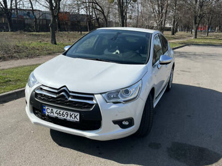 Белый Ситроен ДС4, объемом двигателя 1.6 л и пробегом 186 тыс. км за 7800 $, фото 1 на Automoto.ua