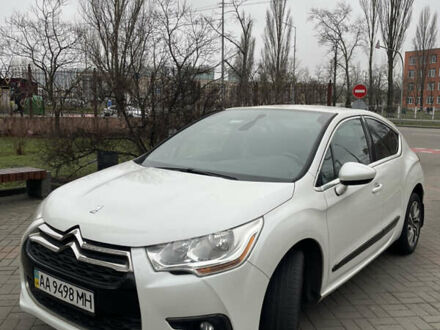 Белый Ситроен ДС4, объемом двигателя 1.6 л и пробегом 96 тыс. км за 8300 $, фото 1 на Automoto.ua