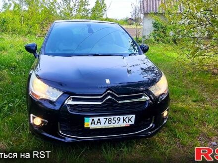 Белый Ситроен ДС4, объемом двигателя 2.5 л и пробегом 147 тыс. км за 8000 $, фото 1 на Automoto.ua