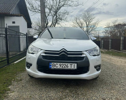 Білий Сітроен ДС4, об'ємом двигуна 1.6 л та пробігом 105 тис. км за 10500 $, фото 1 на Automoto.ua