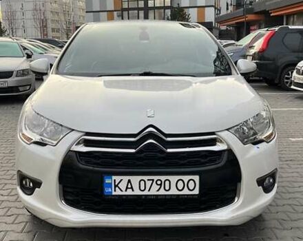 Белый Ситроен ДС4, объемом двигателя 1.6 л и пробегом 135 тыс. км за 8900 $, фото 1 на Automoto.ua