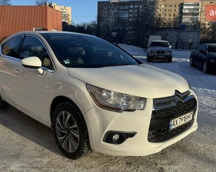 Белый Ситроен ДС4, объемом двигателя 1.6 л и пробегом 187 тыс. км за 9500 $, фото 1 на Automoto.ua