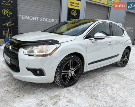 Белый Ситроен ДС4, объемом двигателя 2 л и пробегом 188 тыс. км за 11500 $, фото 1 на Automoto.ua