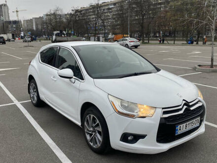 Белый Ситроен ДС4, объемом двигателя 1.6 л и пробегом 196 тыс. км за 8000 $, фото 1 на Automoto.ua