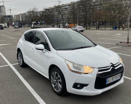 Белый Ситроен ДС4, объемом двигателя 1.6 л и пробегом 196 тыс. км за 8000 $, фото 1 на Automoto.ua