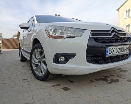 Білий Сітроен ДС4, об'ємом двигуна 2 л та пробігом 214 тис. км за 9200 $, фото 1 на Automoto.ua